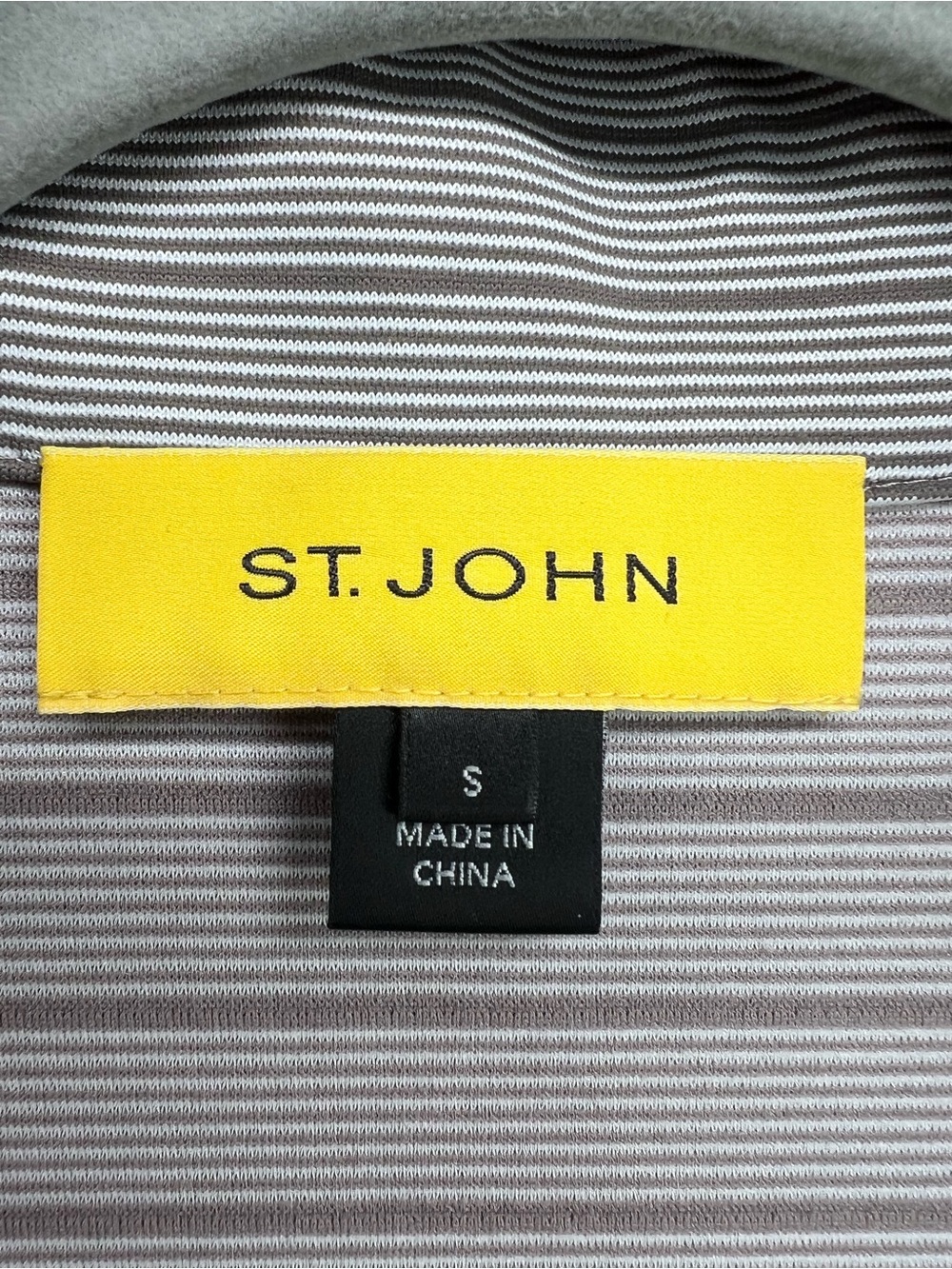 ST. JOHN Yellow Label Mock Neck Taupe Layered Pleat Full Zip Jacket Womens Small - Picture 2 of 7